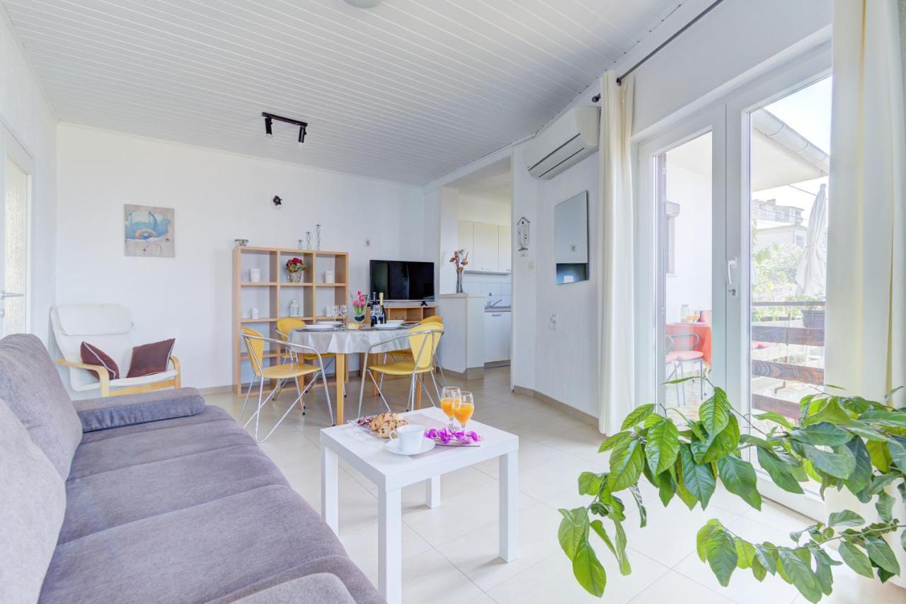 Miro Apartment Сен Екстериор снимка